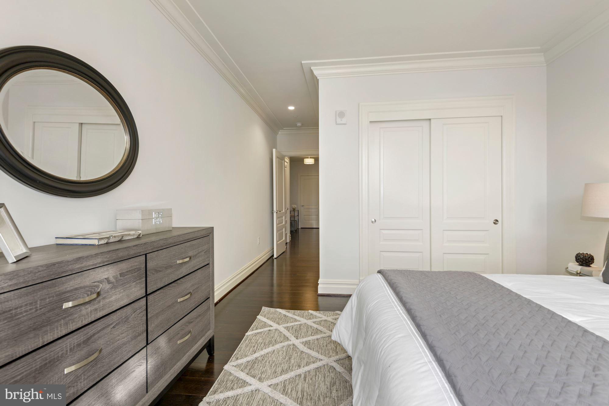 THE SIGNET - Residential