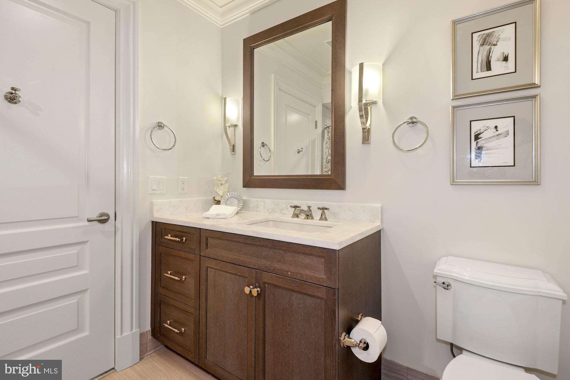 THE SIGNET - Residential