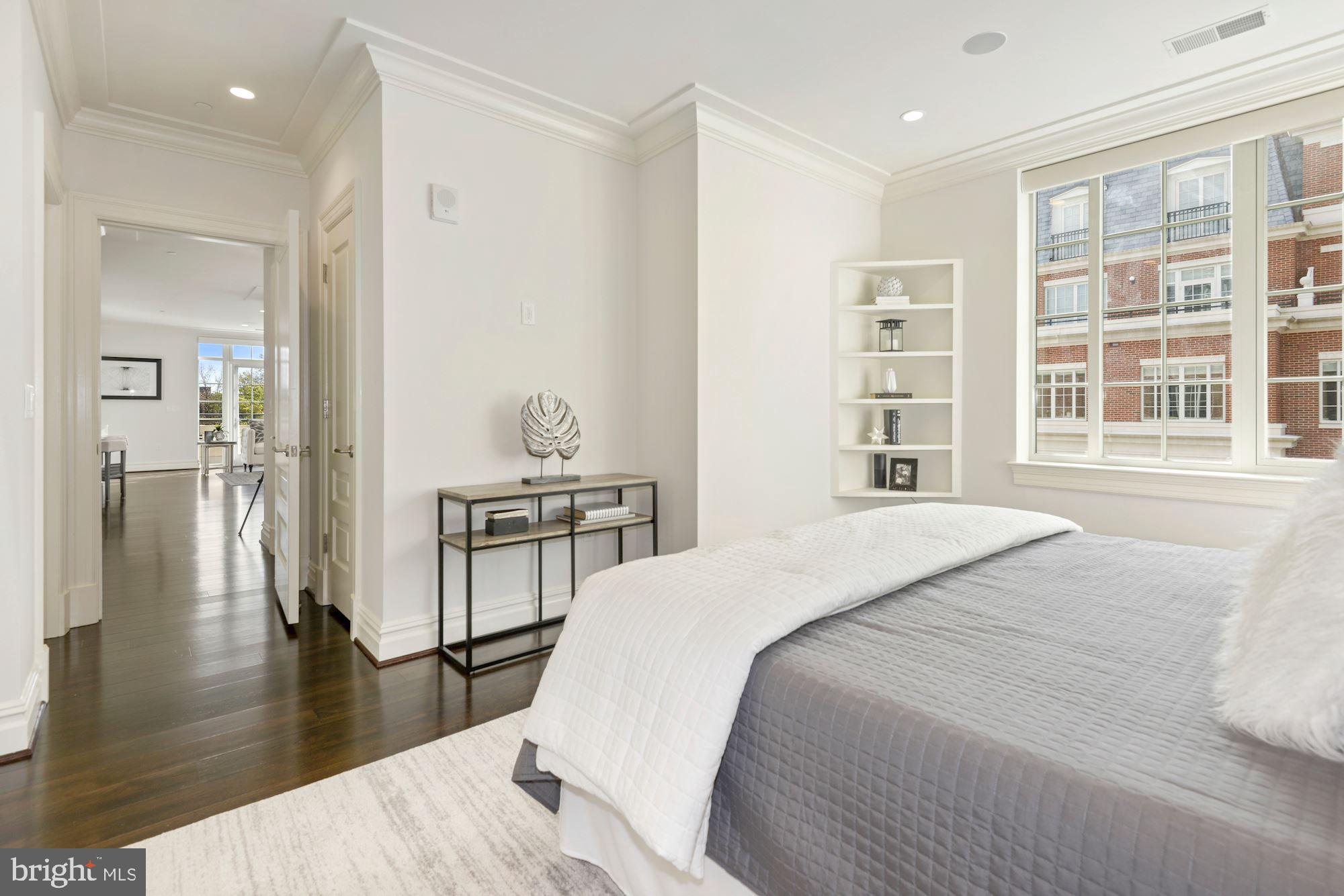 THE SIGNET - Residential