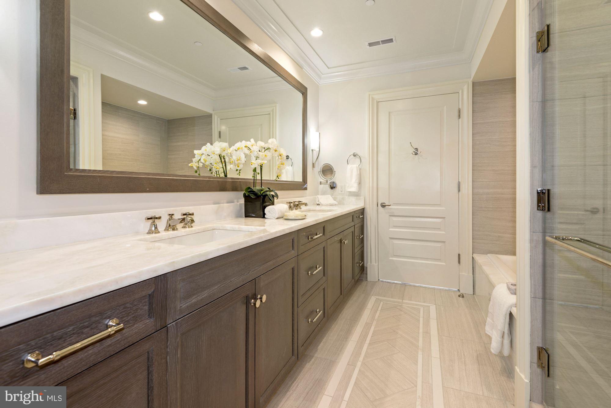 THE SIGNET - Residential