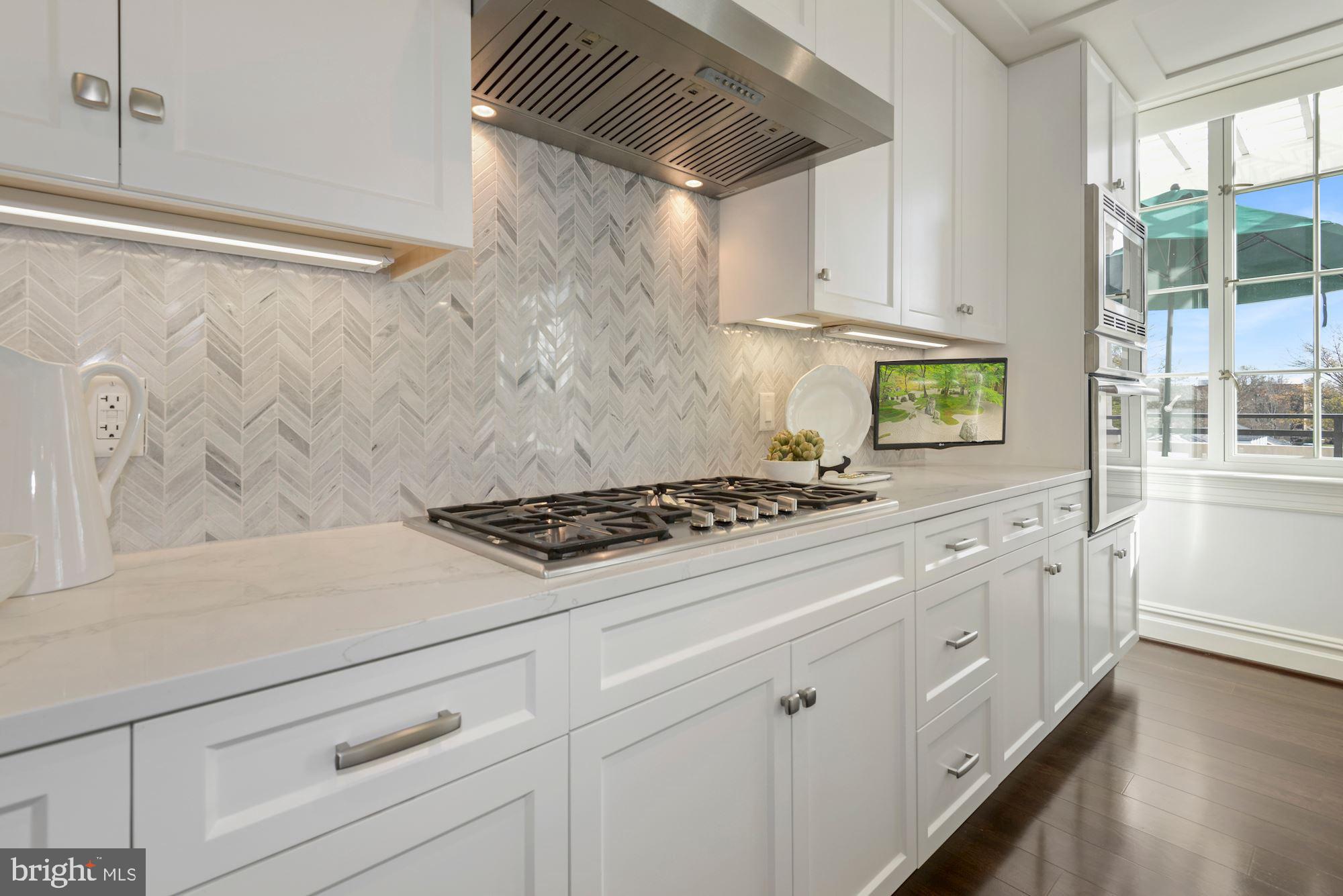 THE SIGNET - Residential