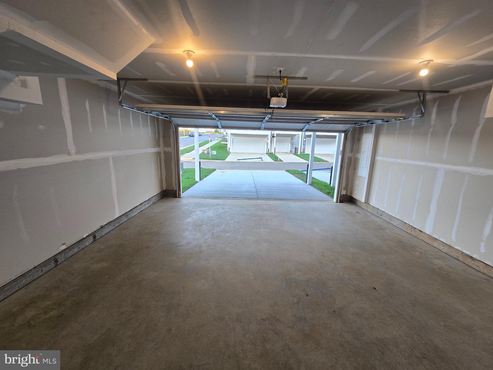 RED CLOVER MEADOWS - Residential Lease