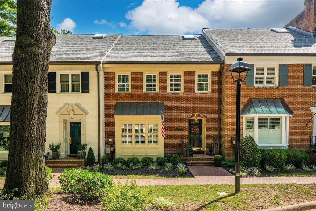 Photo of 7272 Evans Mill Road, MCLEAN, VA 22101 (MLS # VAFX2340504)