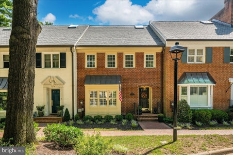 Photo of 7272 Evans Mill Road, MCLEAN, VA 22101 (MLS # VAFX2340504)