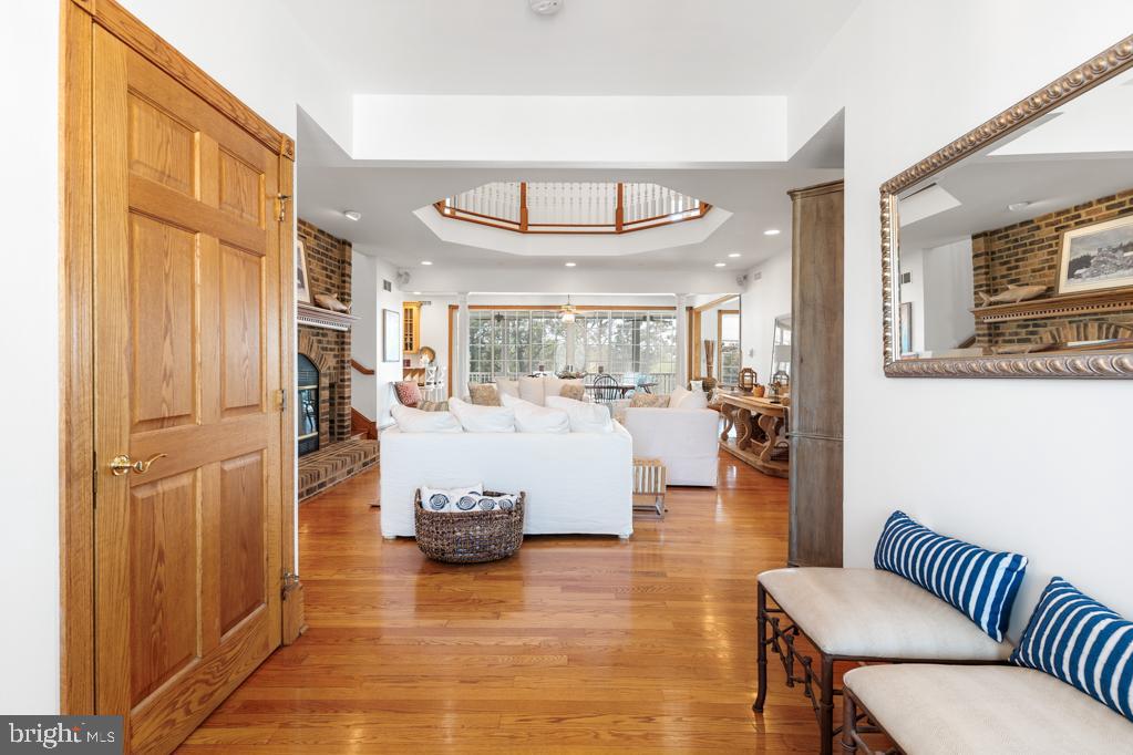 CHANCELLERY - Residential