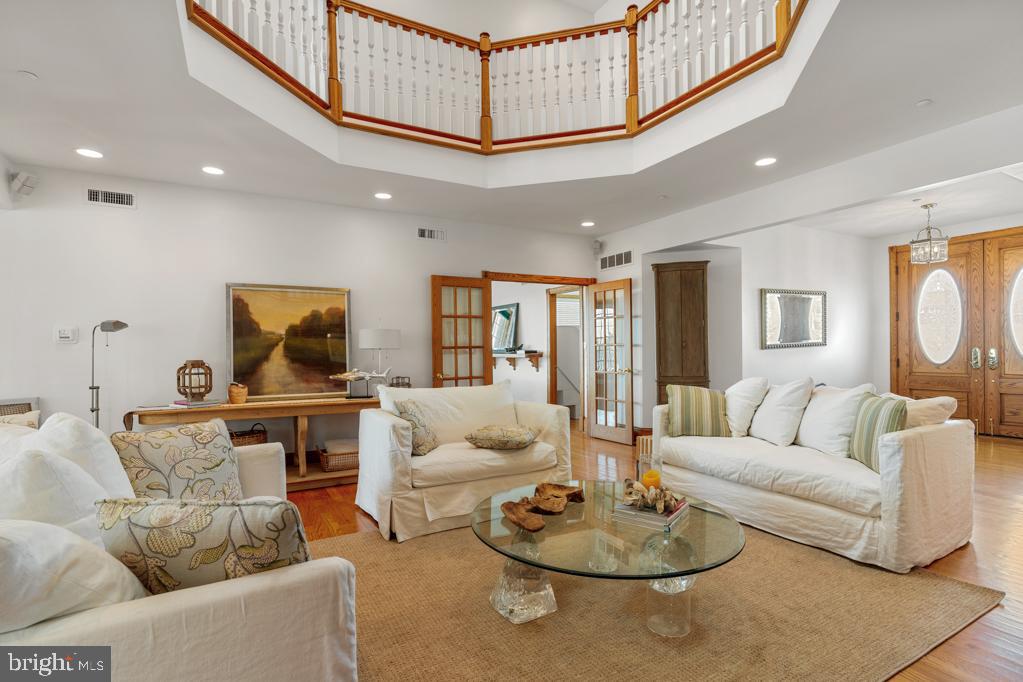 CHANCELLERY - Residential