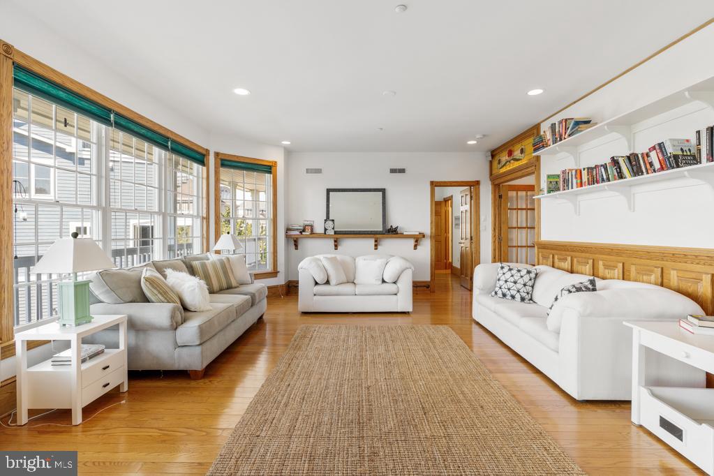 CHANCELLERY - Residential