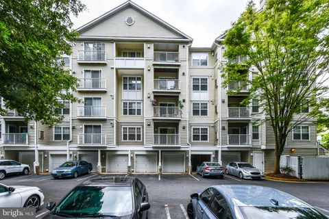 13900 FARNSWORTH LANE 4403 UPPER MARLBORO MD 20772