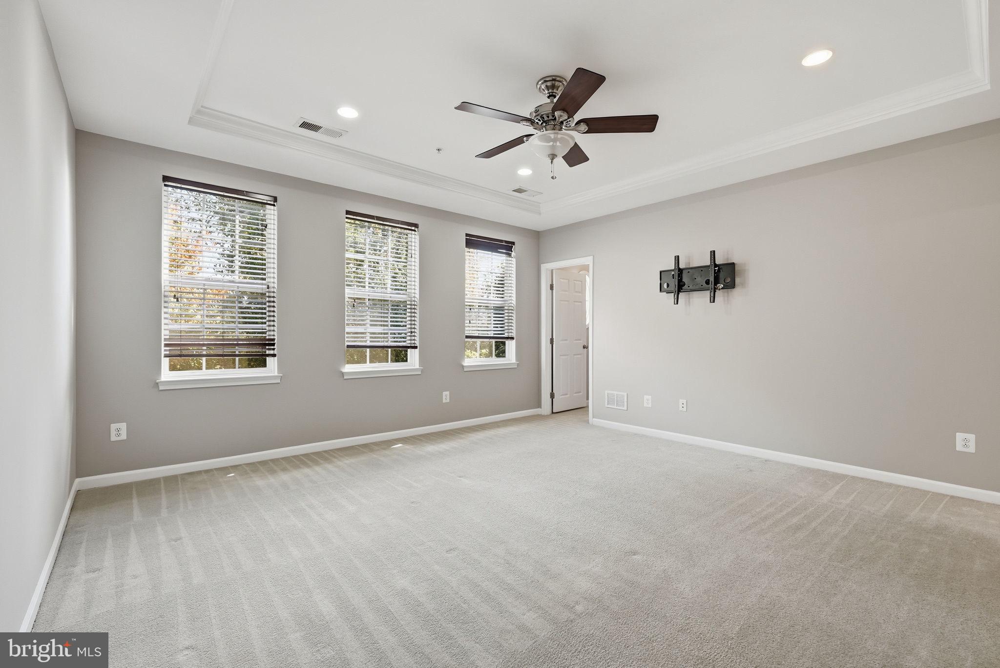 SKYVIEW PARK - Residential Lease