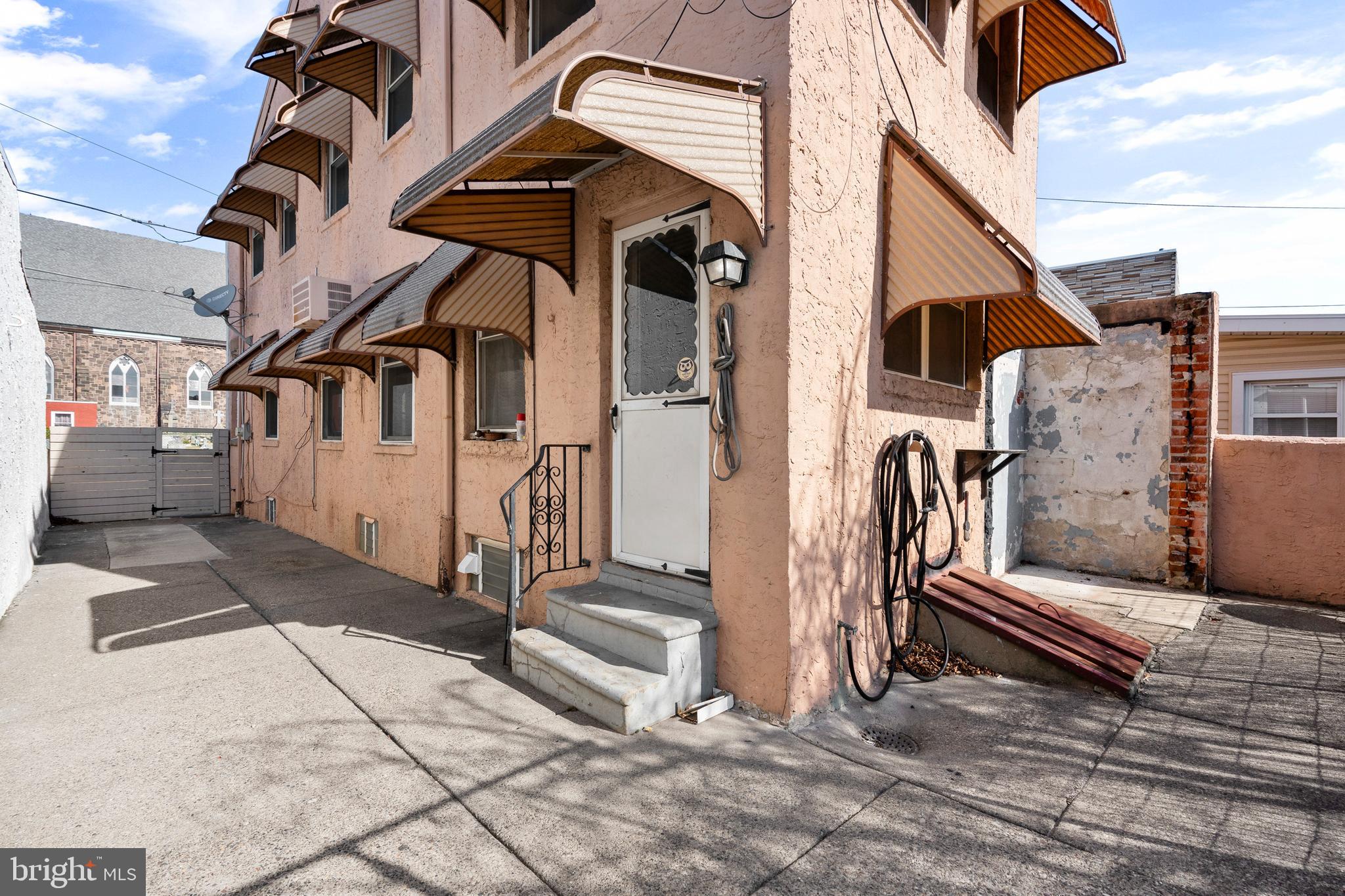 BRIDESBURG - Residential