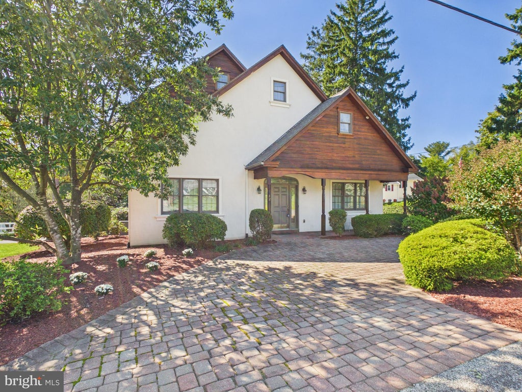 Photo of 42 Newport Road, GAP, PA 17527 (MLS # PALA2096760)