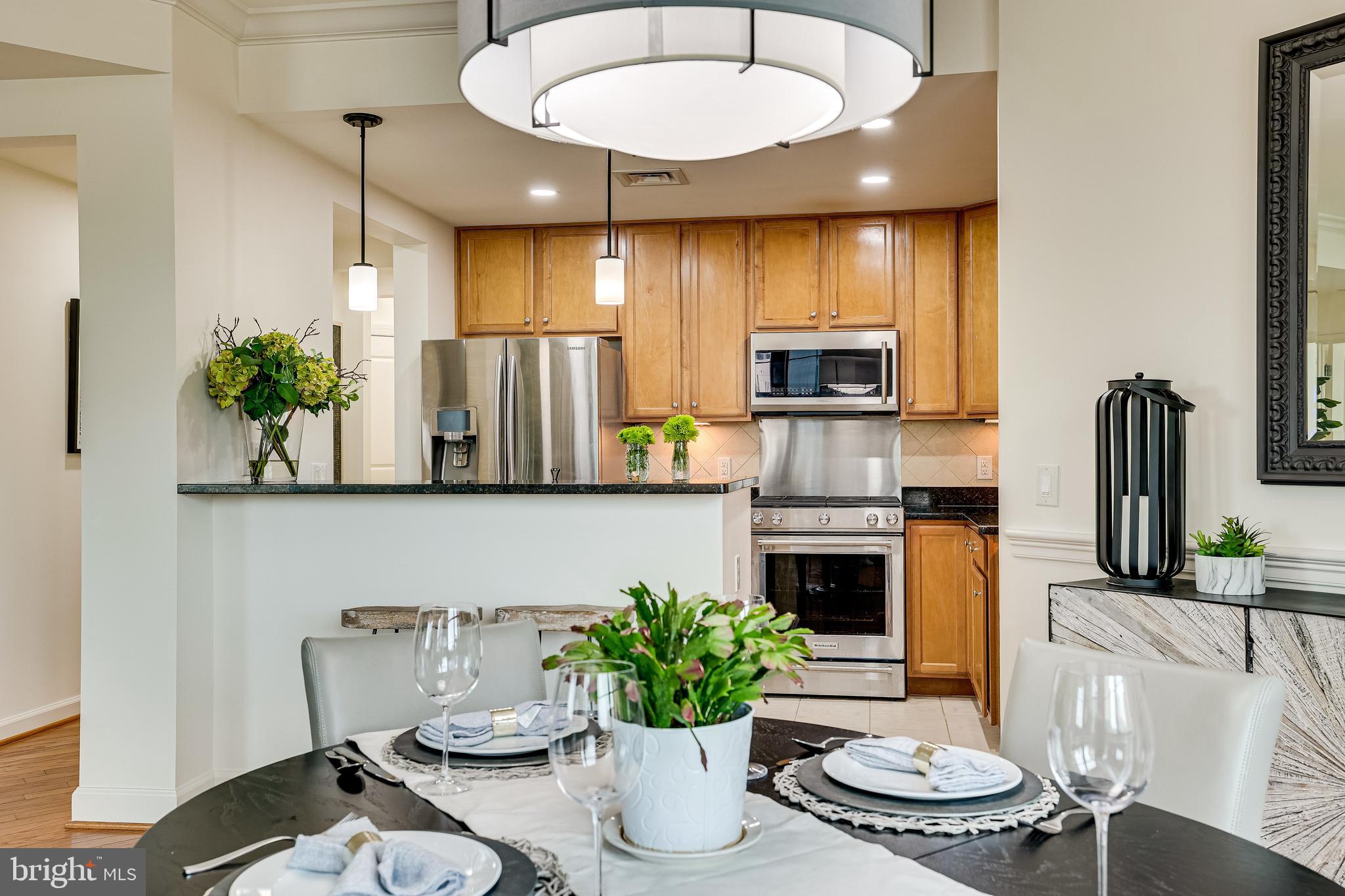 PARAMOUNT - Residential