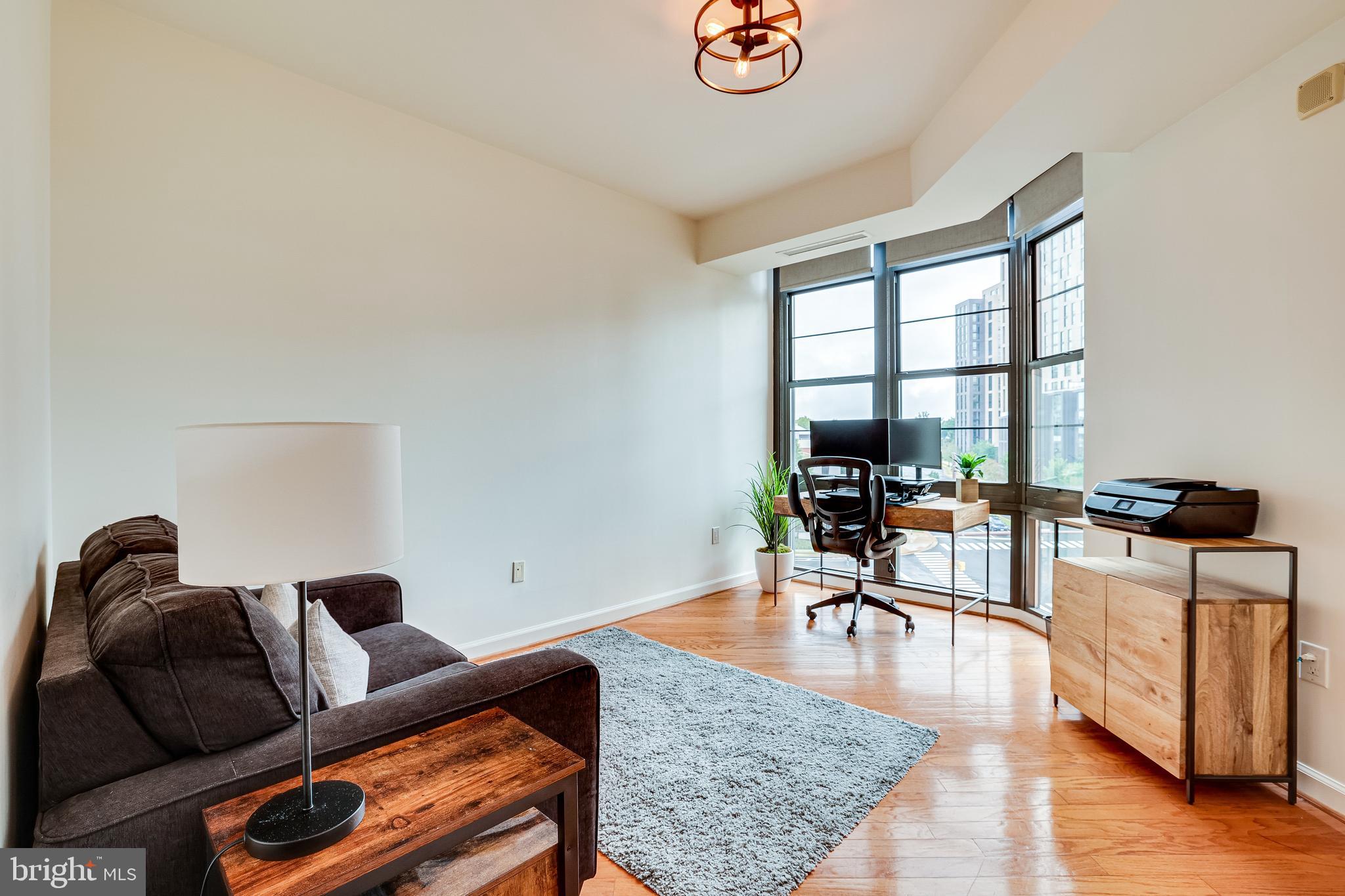 PARAMOUNT - Residential