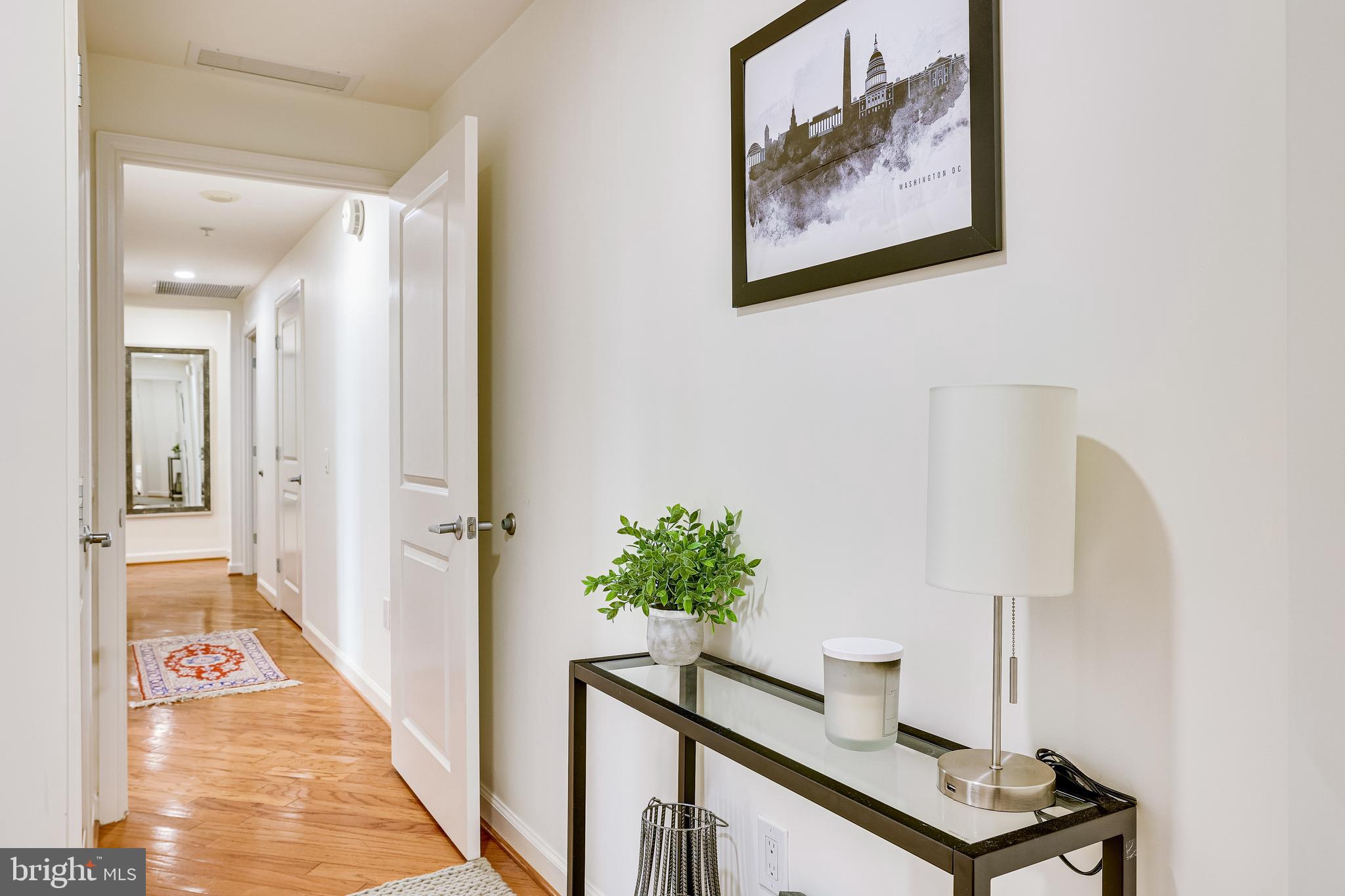 PARAMOUNT - Residential