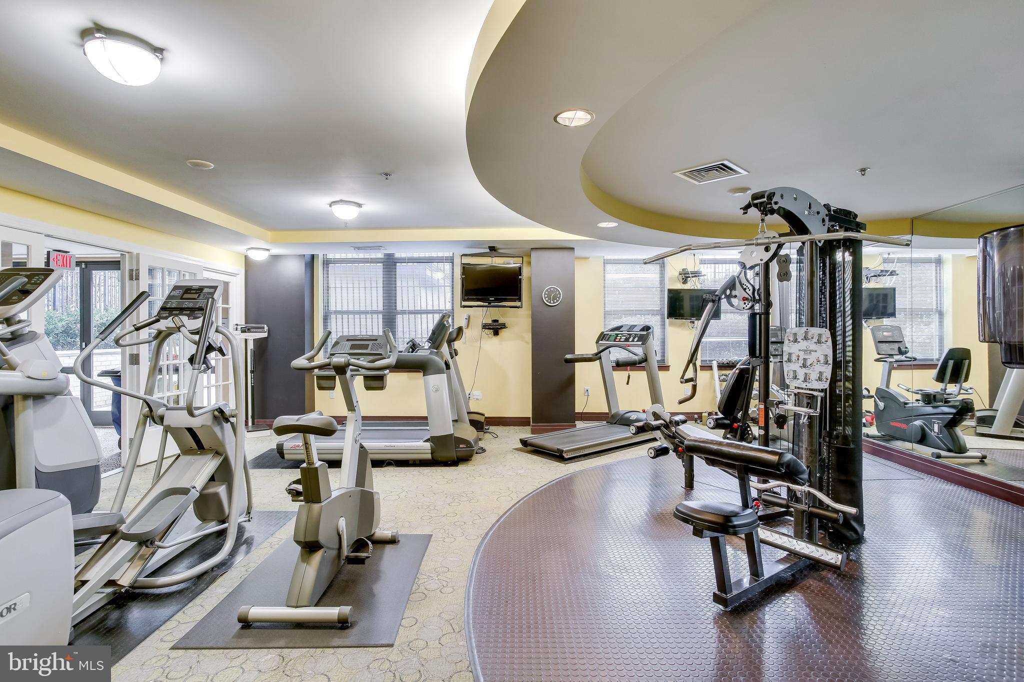 PARAMOUNT - Residential