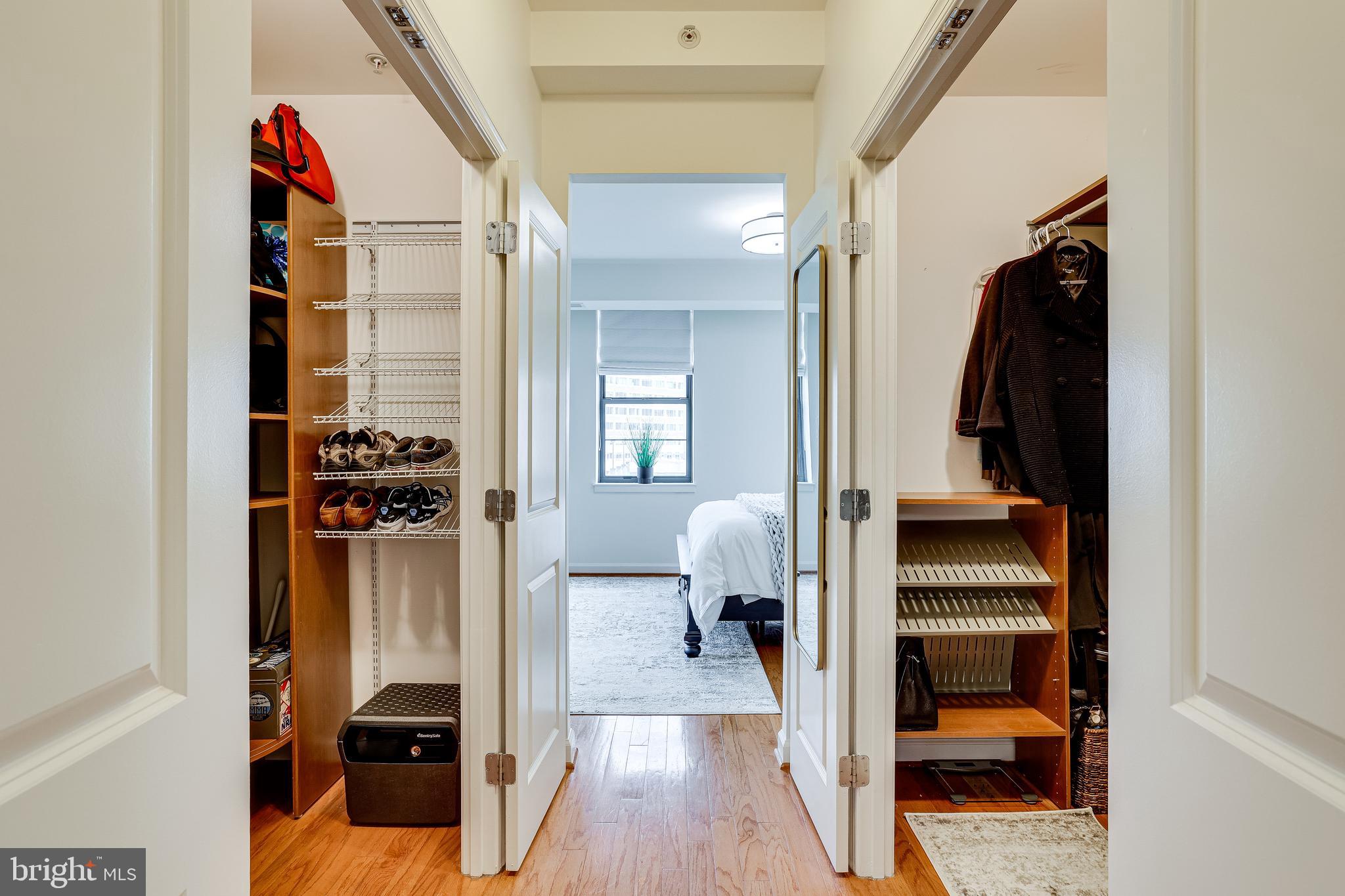 PARAMOUNT - Residential