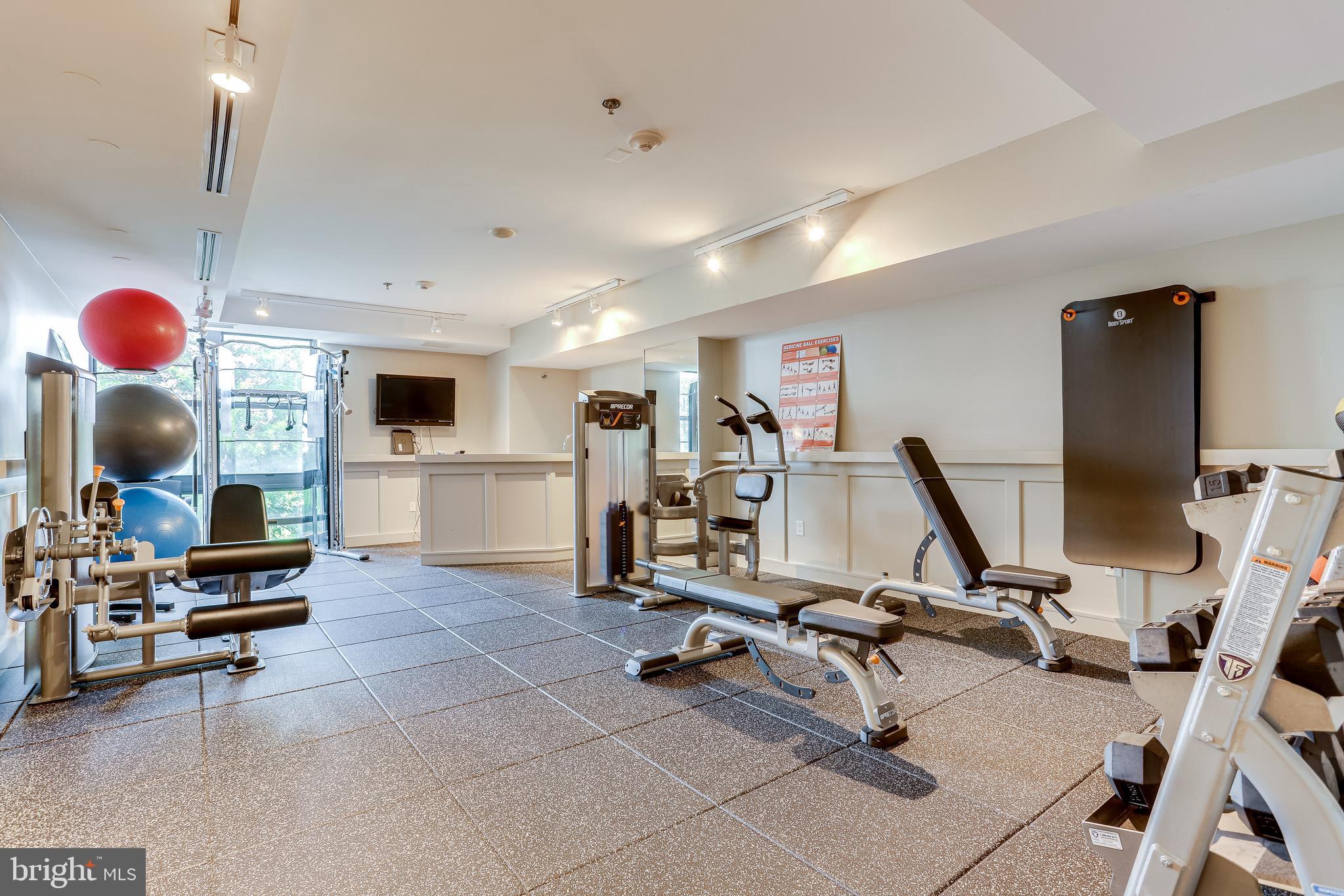 PARAMOUNT - Residential