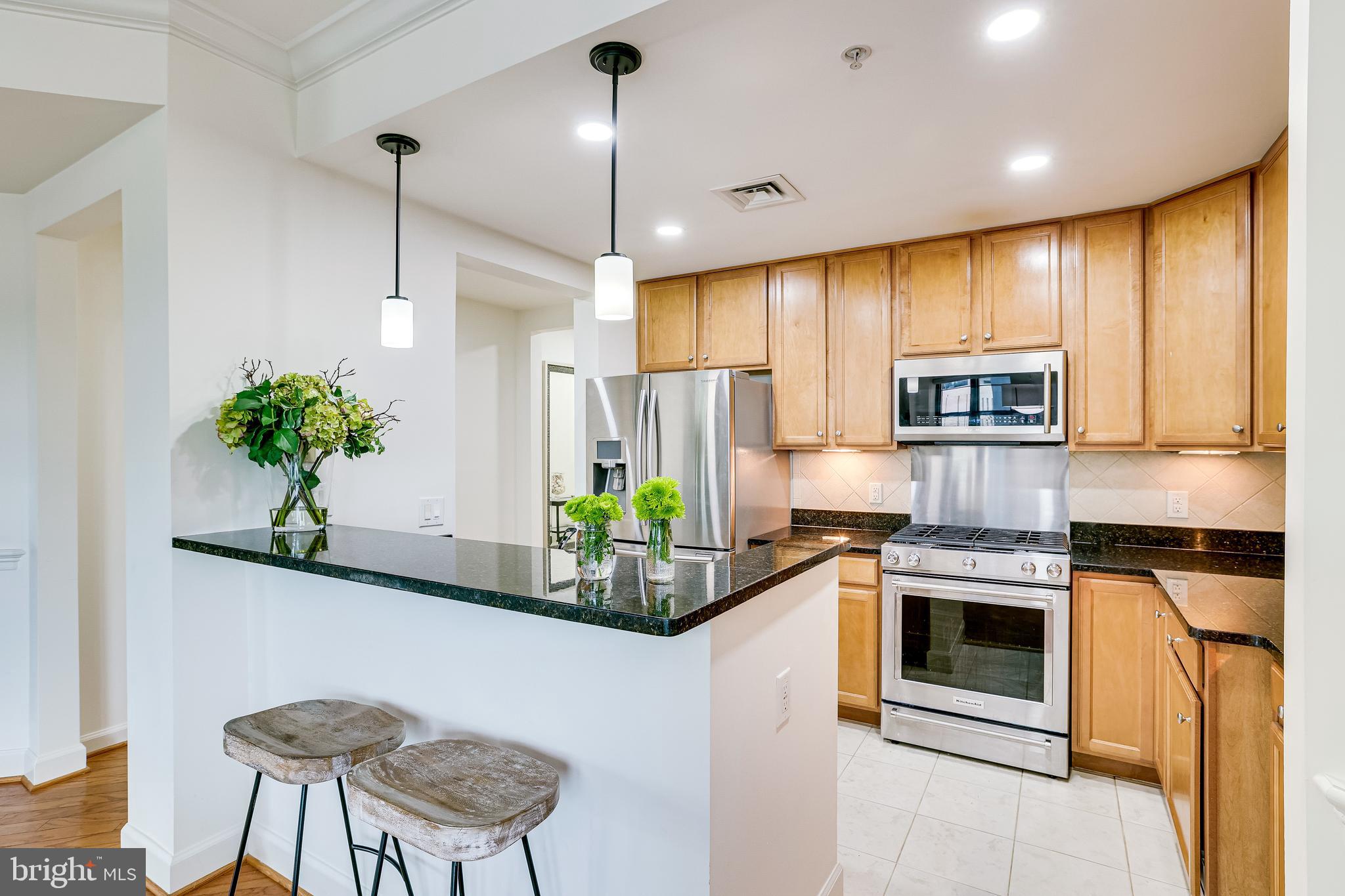 PARAMOUNT - Residential