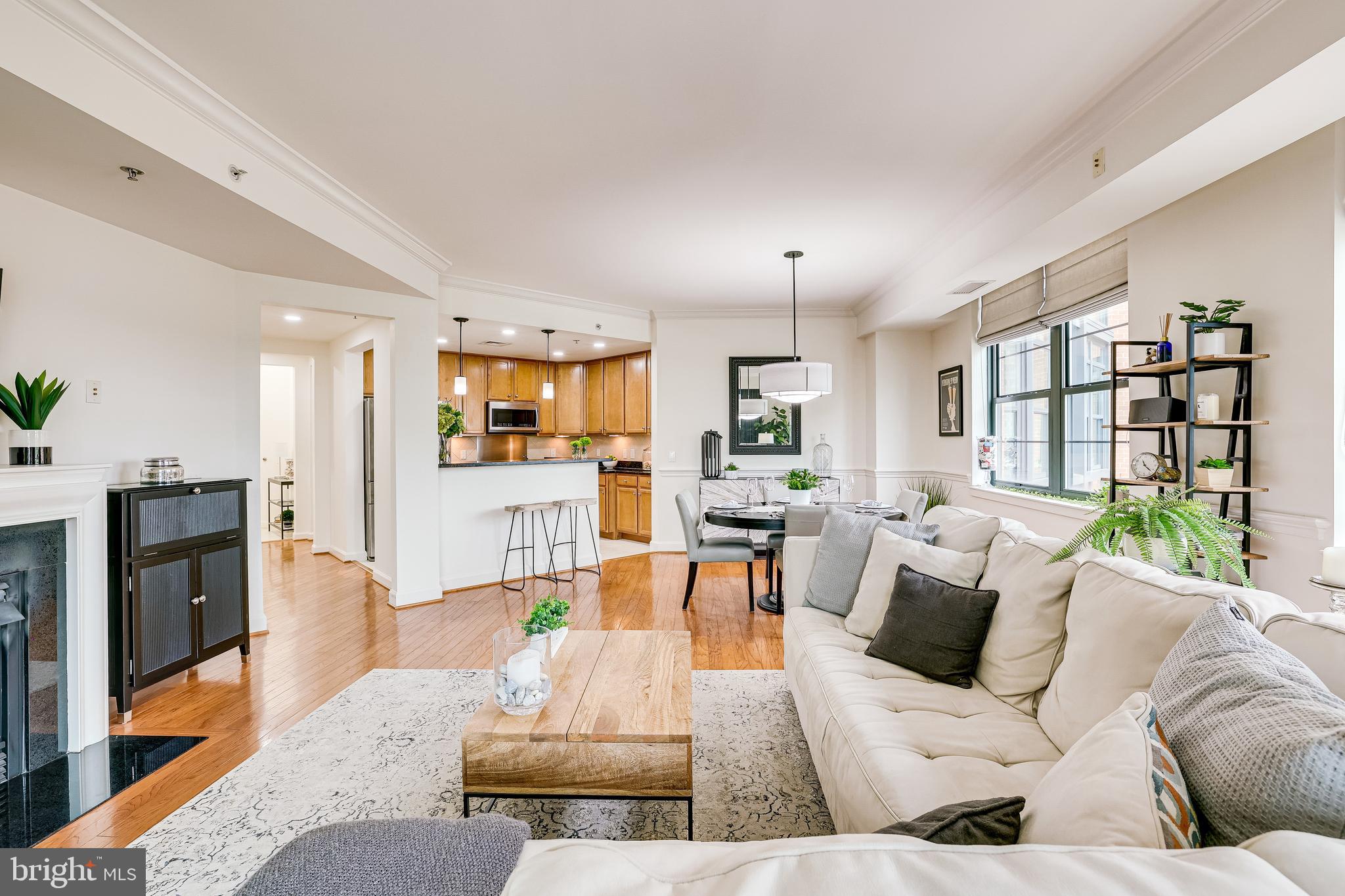 PARAMOUNT - Residential