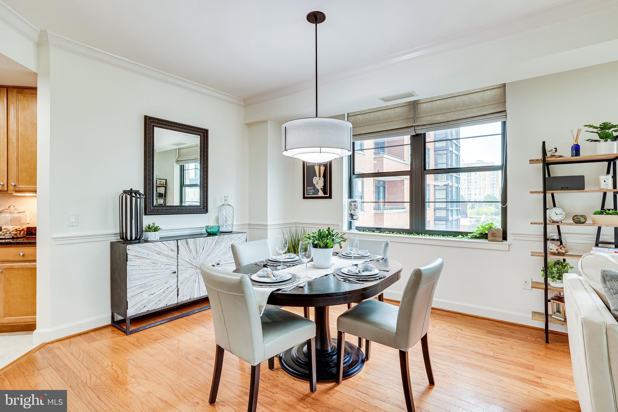 PARAMOUNT - Residential