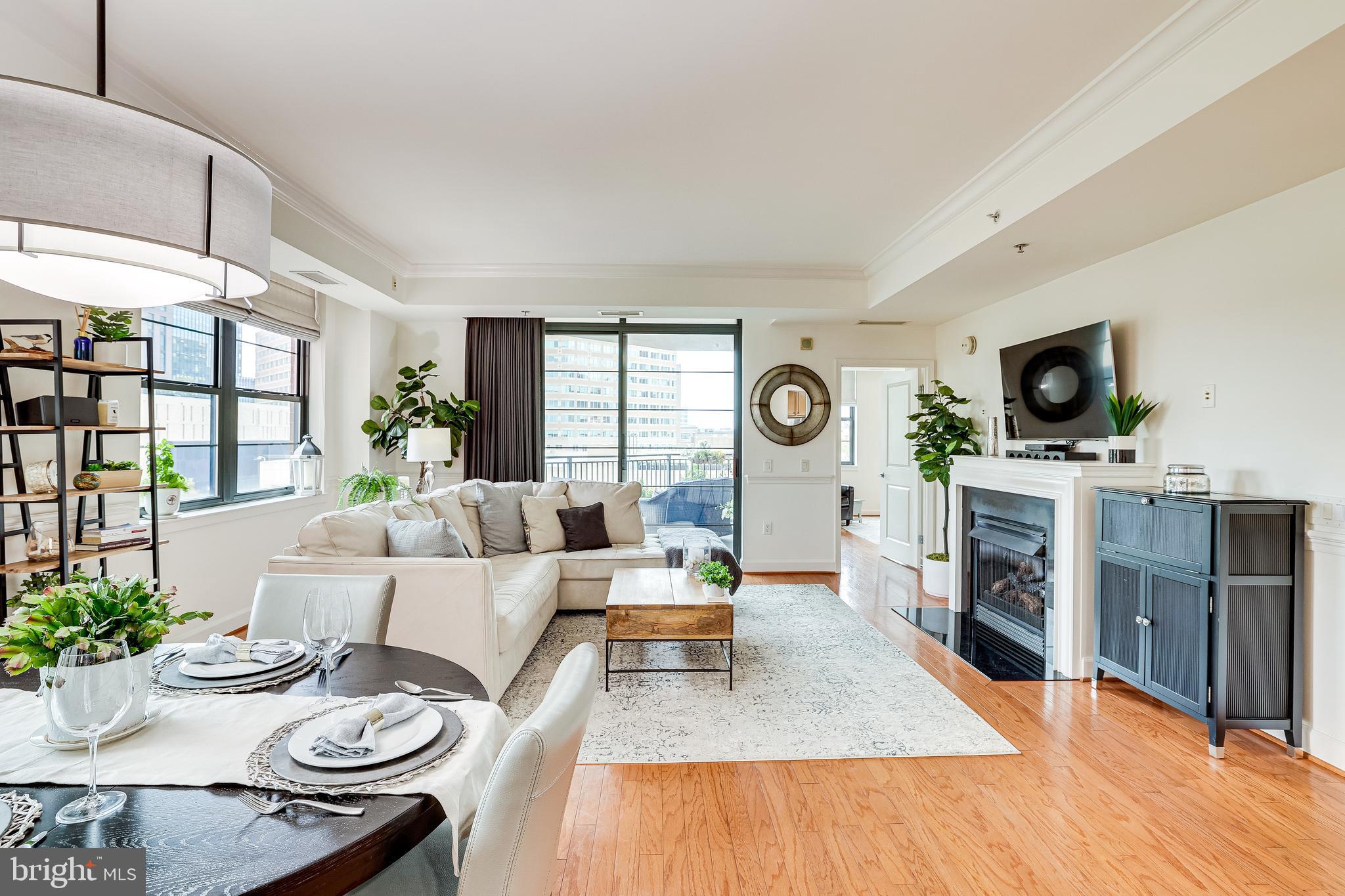 PARAMOUNT - Residential