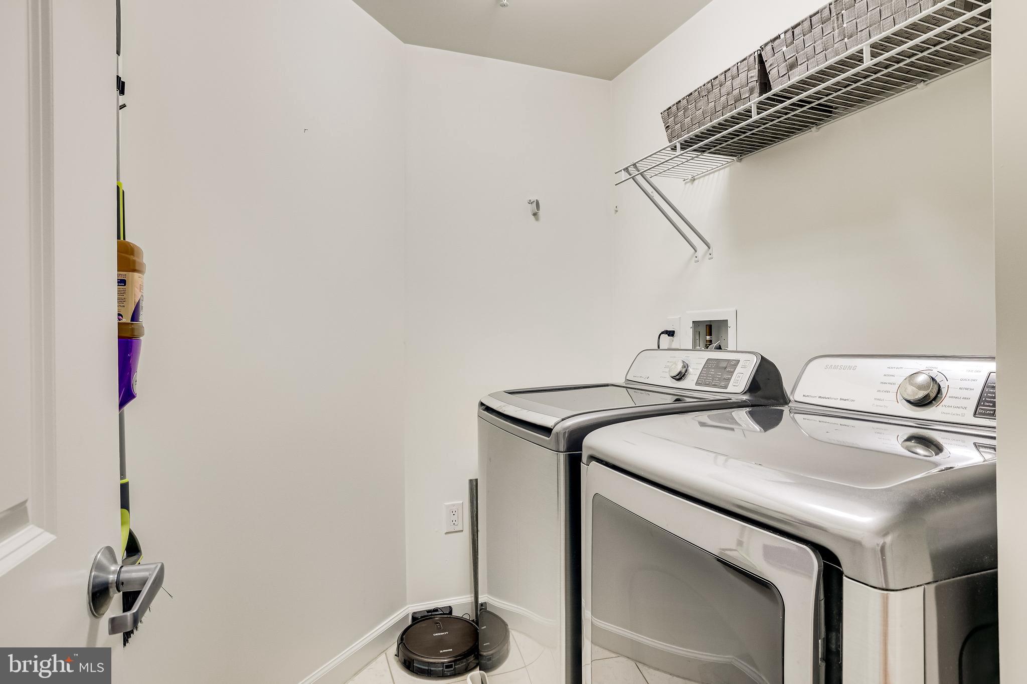 PARAMOUNT - Residential