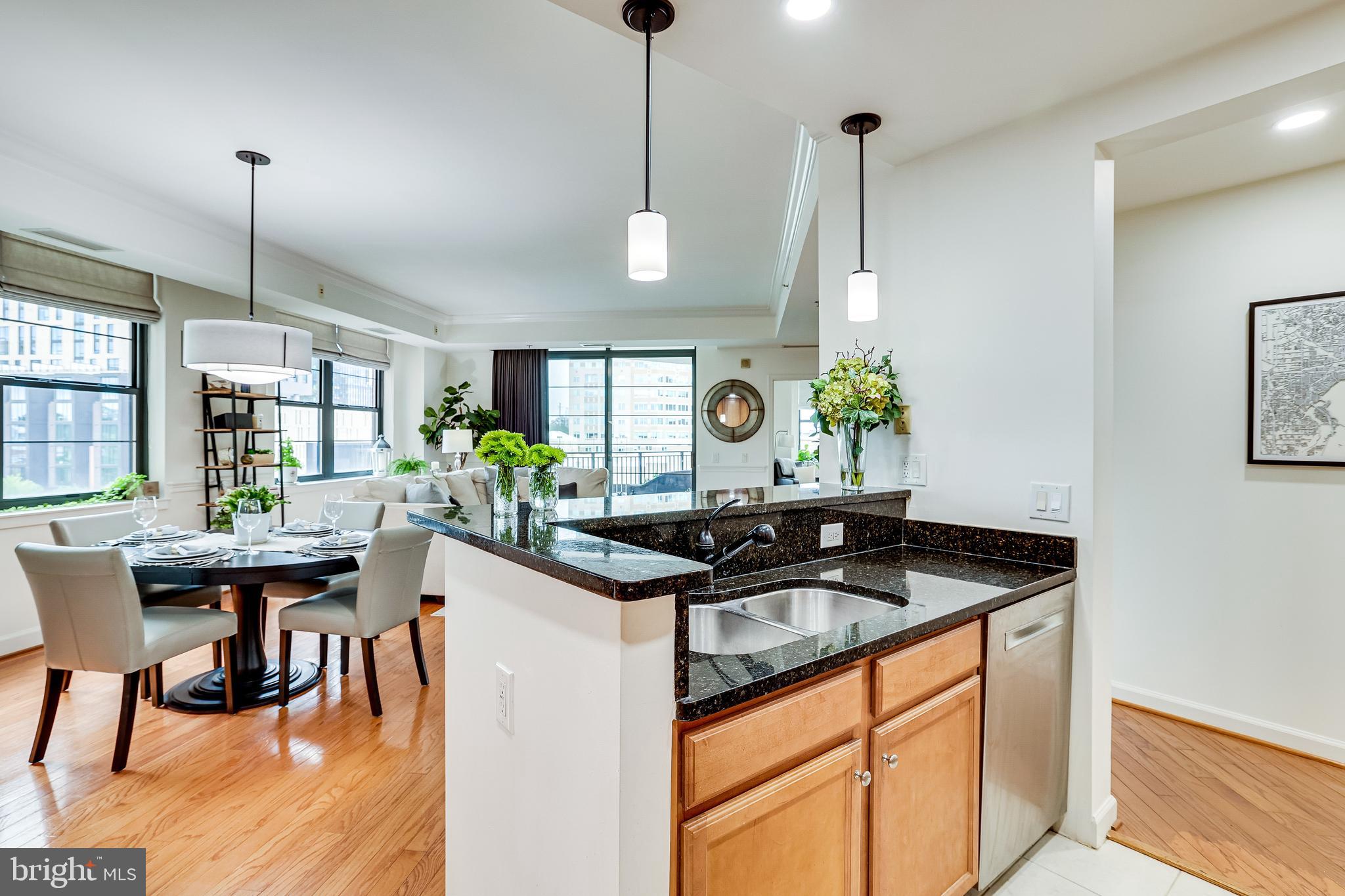 PARAMOUNT - Residential