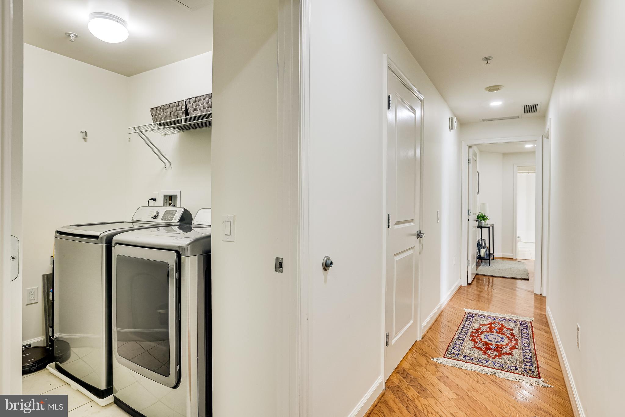 PARAMOUNT - Residential