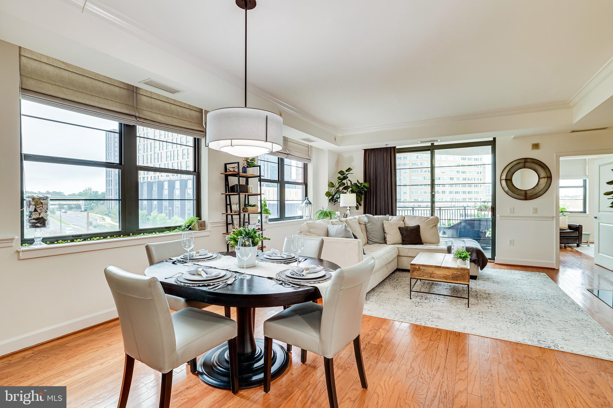 PARAMOUNT - Residential