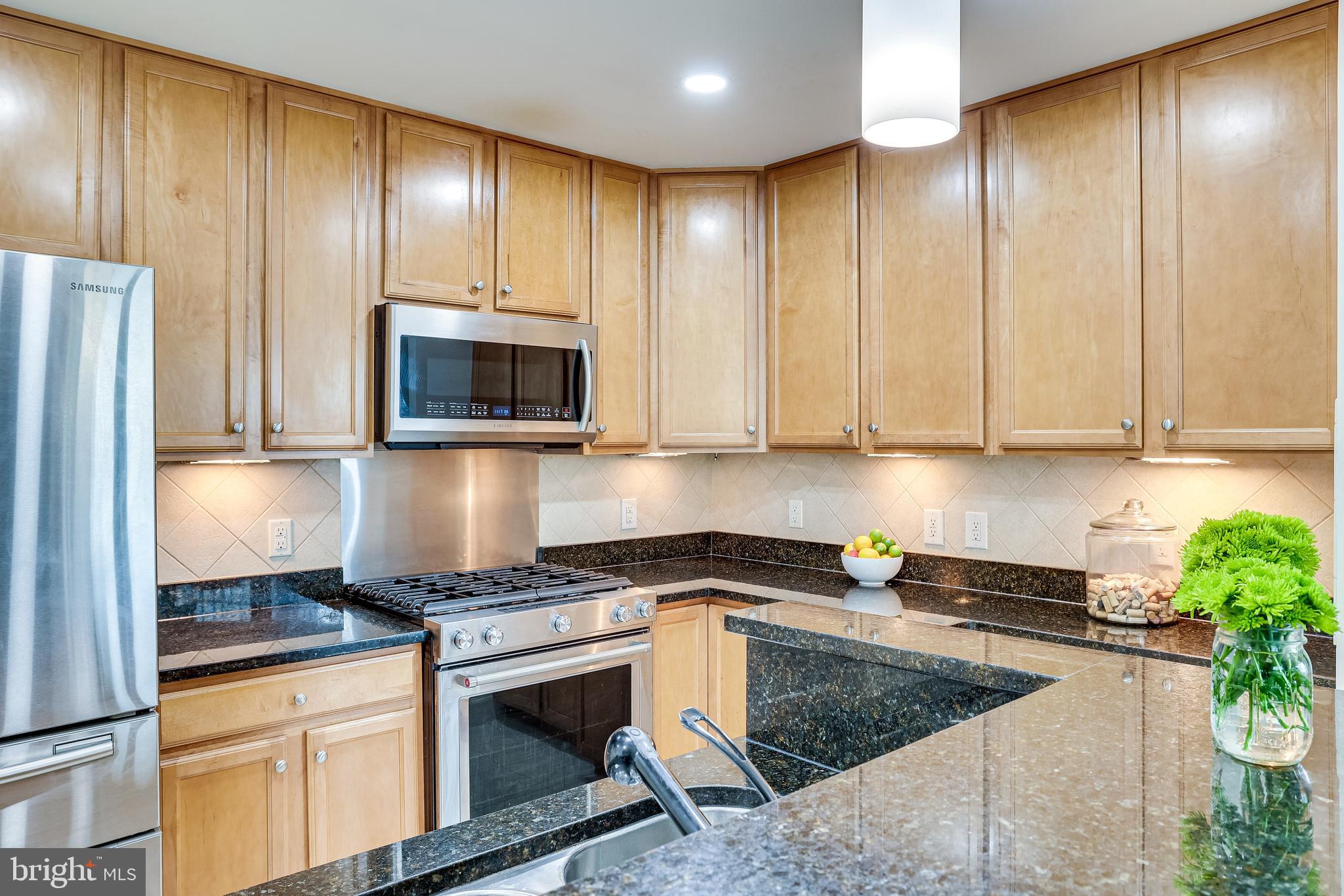 PARAMOUNT - Residential