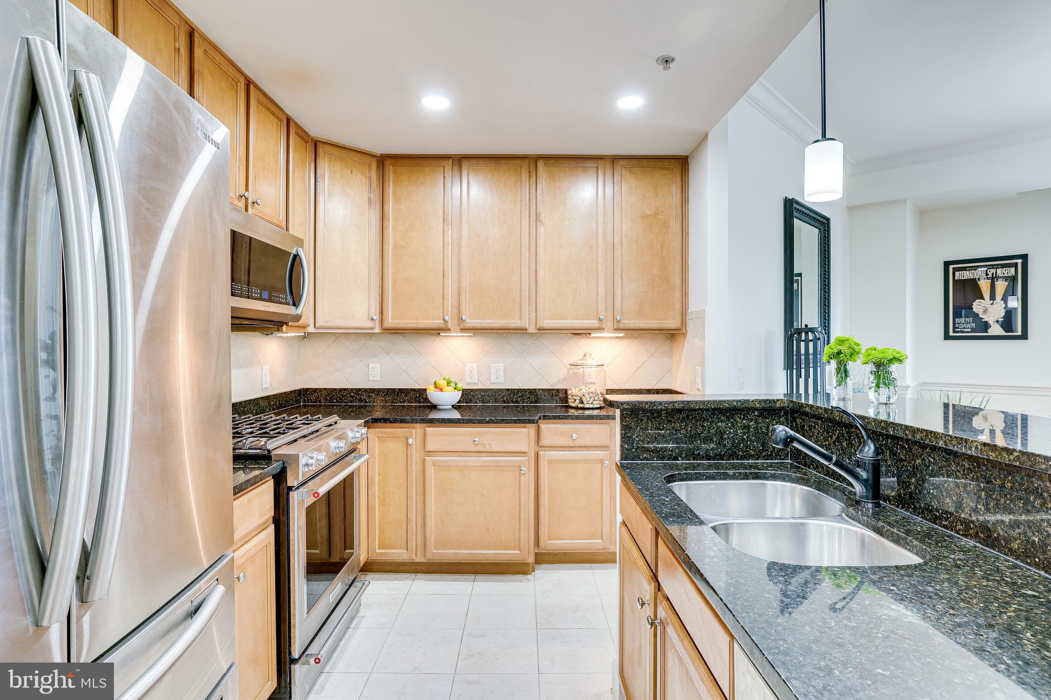 PARAMOUNT - Residential