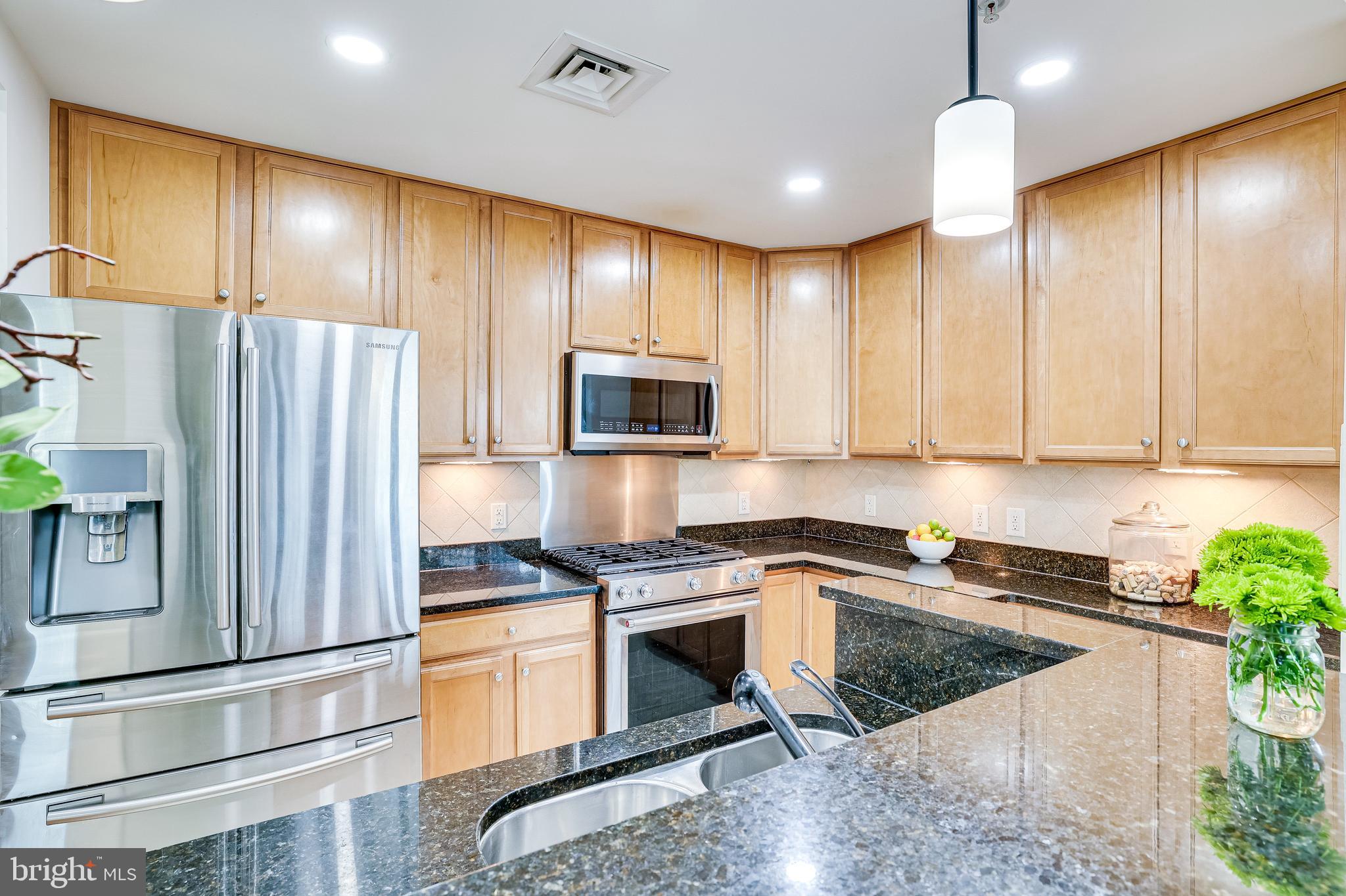 PARAMOUNT - Residential