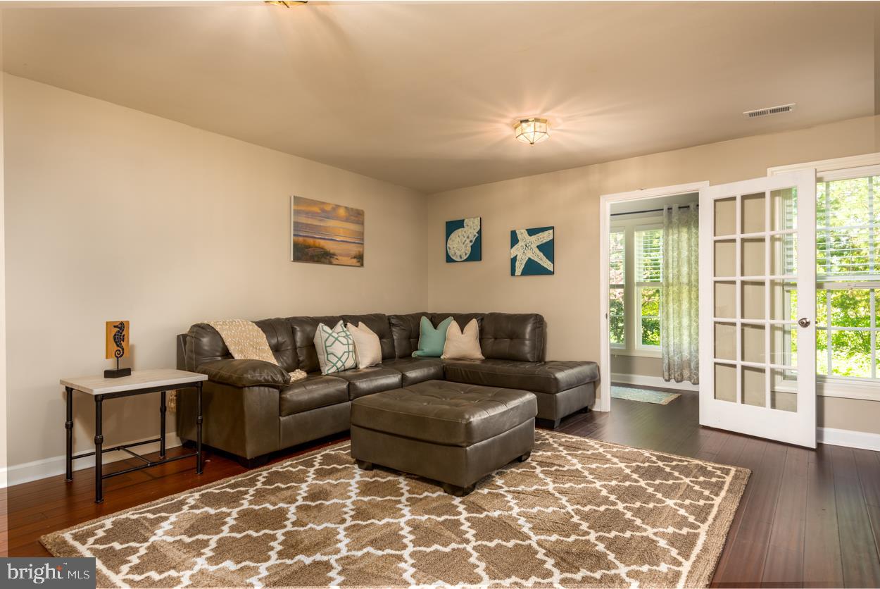 VIRGINIA OAKS - Residential