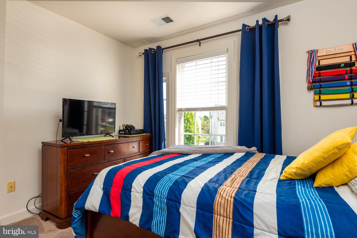 VIRGINIA OAKS - Residential