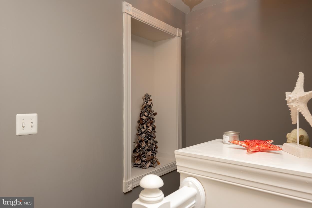 VIRGINIA OAKS - Residential