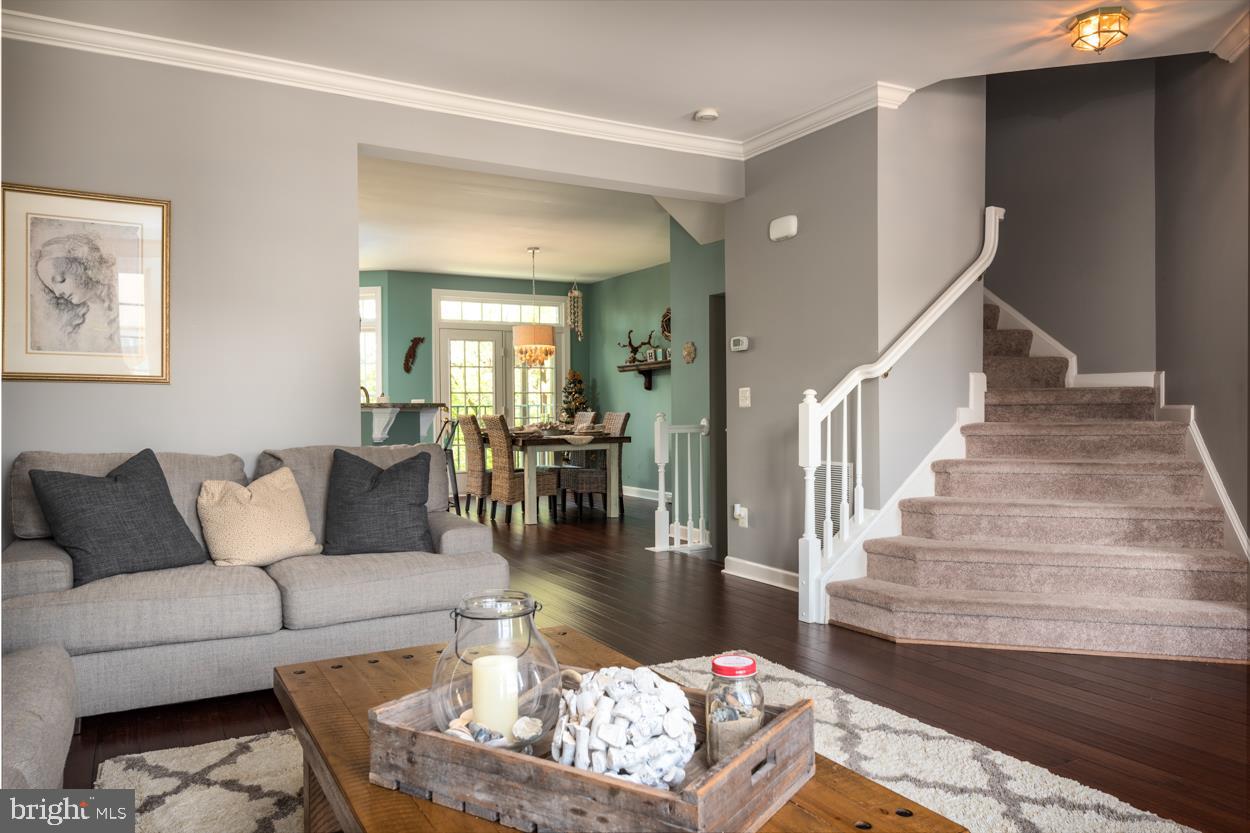 VIRGINIA OAKS - Residential