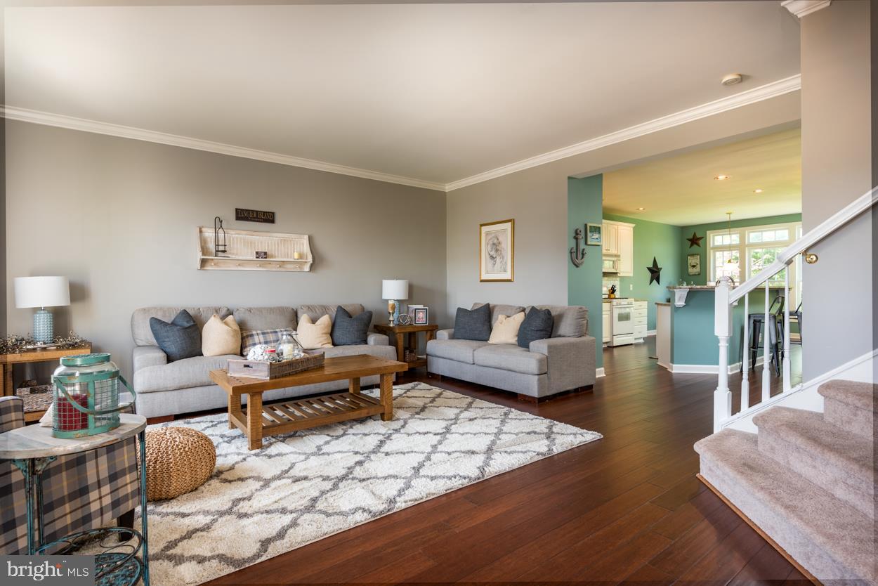 VIRGINIA OAKS - Residential