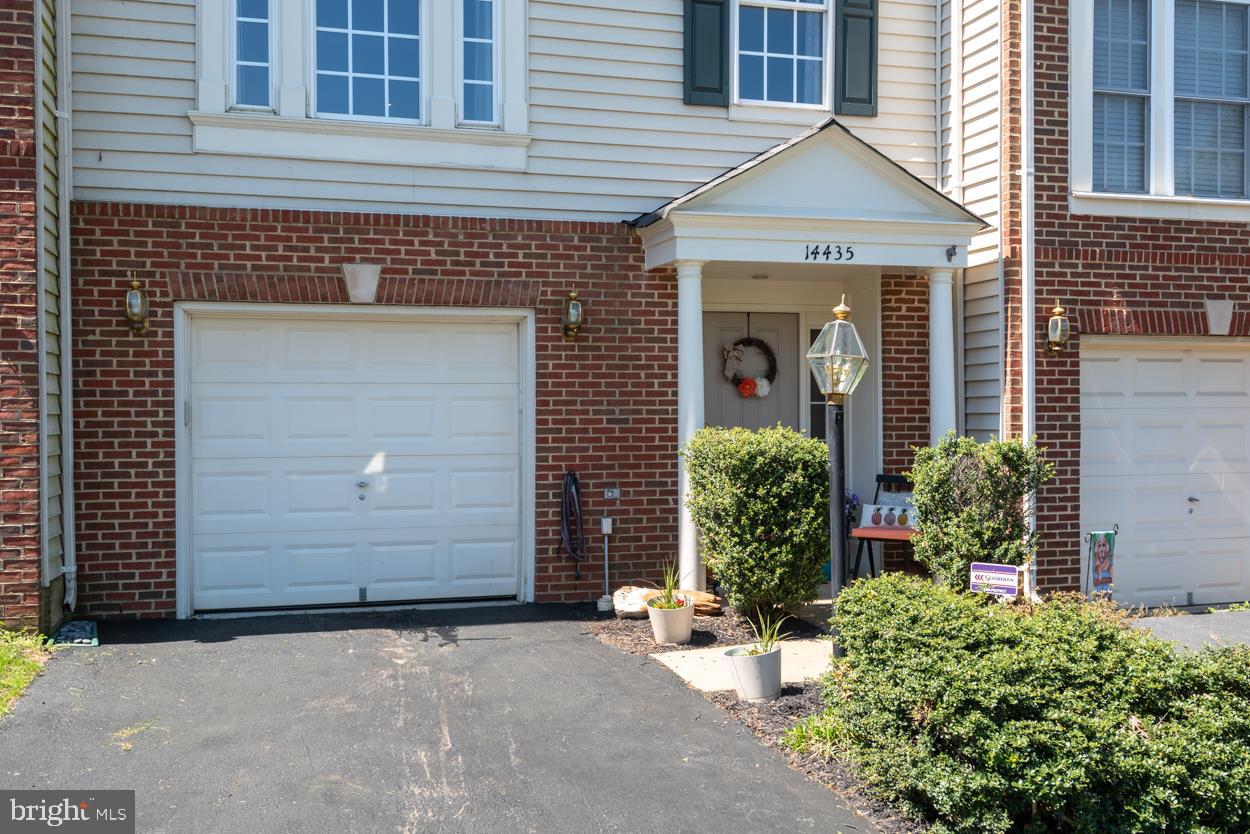 VIRGINIA OAKS - Residential