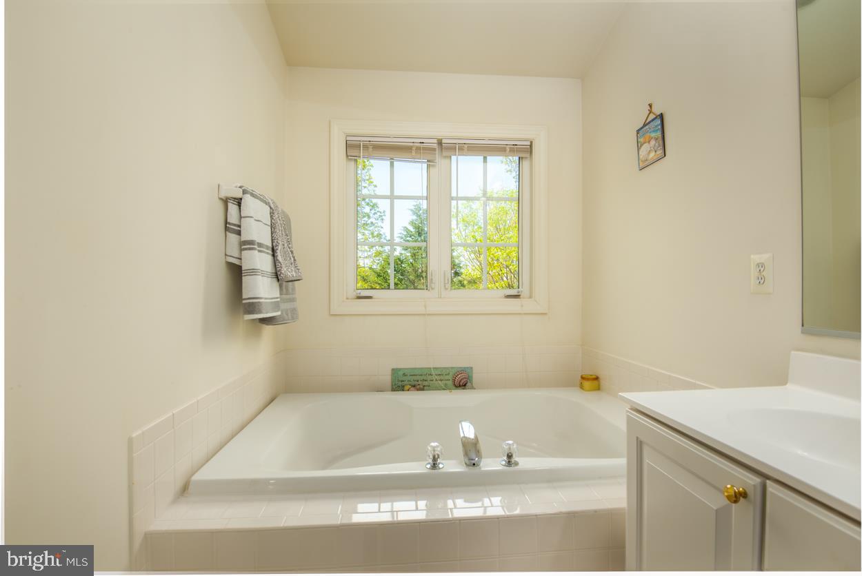 VIRGINIA OAKS - Residential