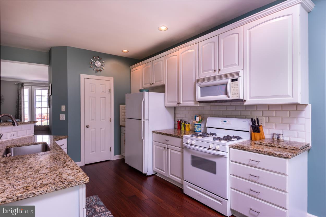 VIRGINIA OAKS - Residential