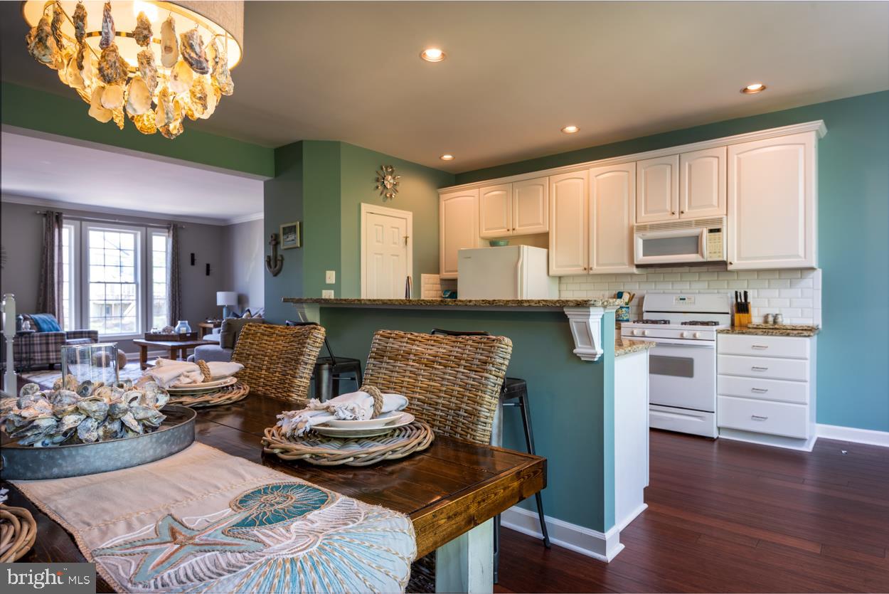 VIRGINIA OAKS - Residential