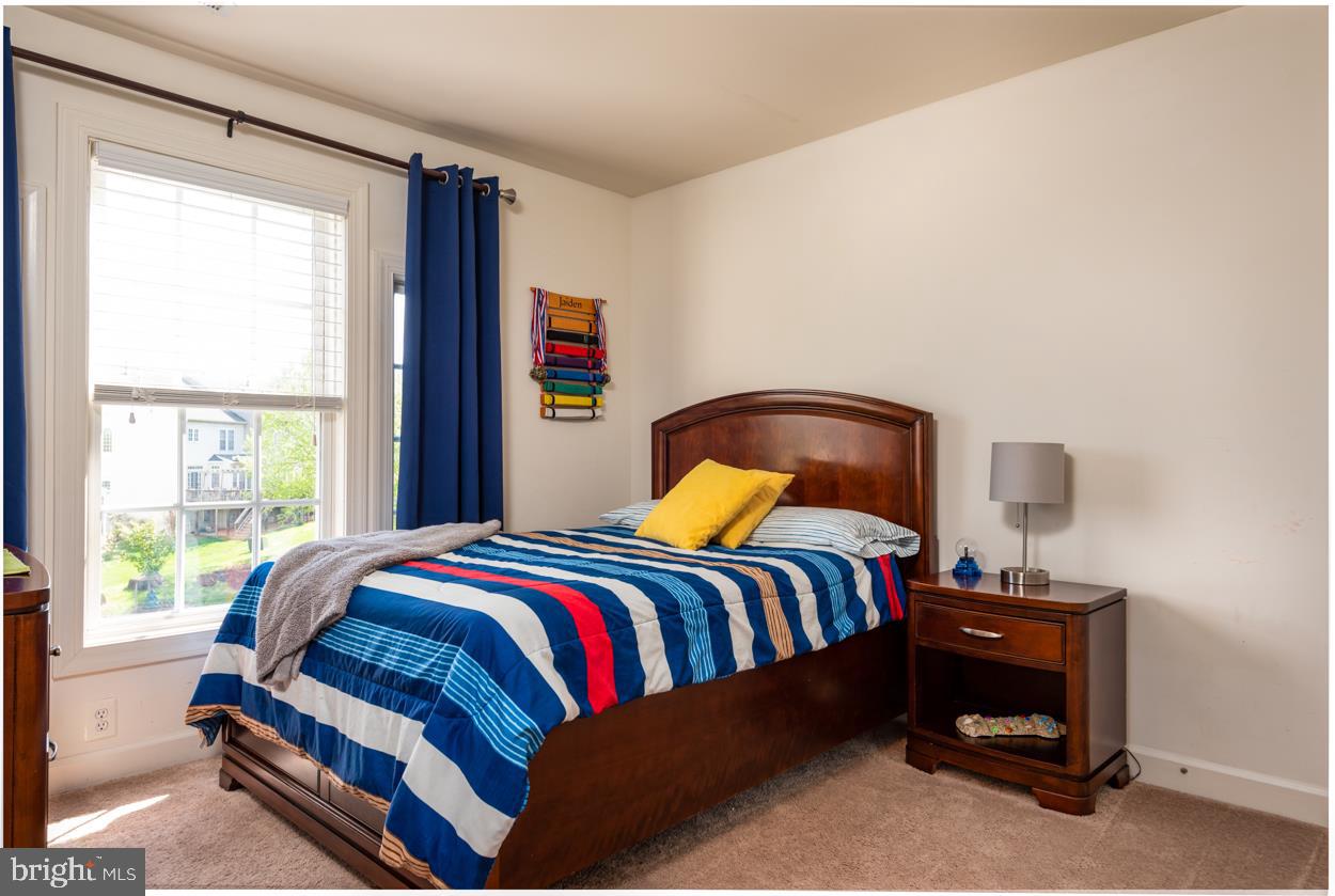 VIRGINIA OAKS - Residential