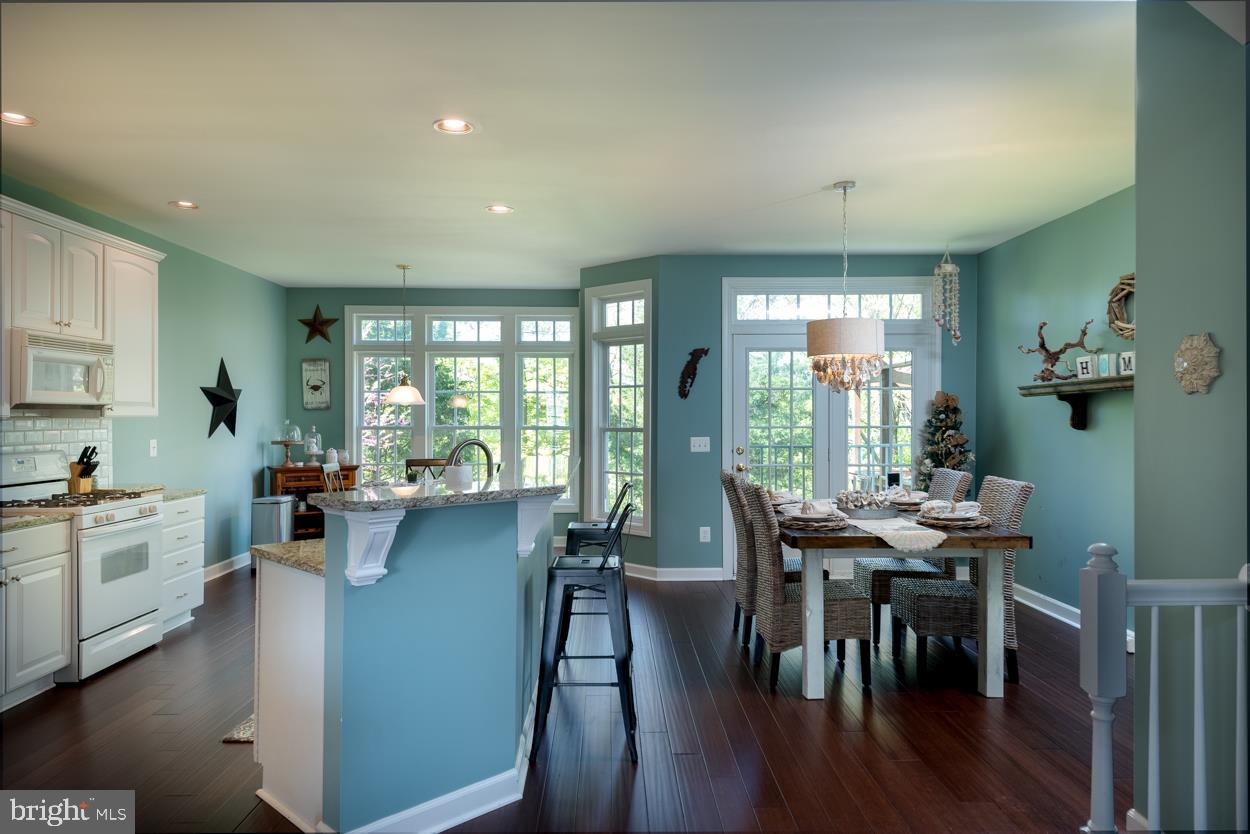 VIRGINIA OAKS - Residential