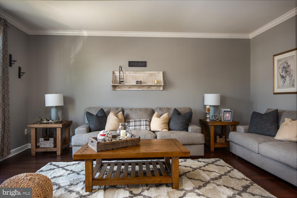 VIRGINIA OAKS - Residential