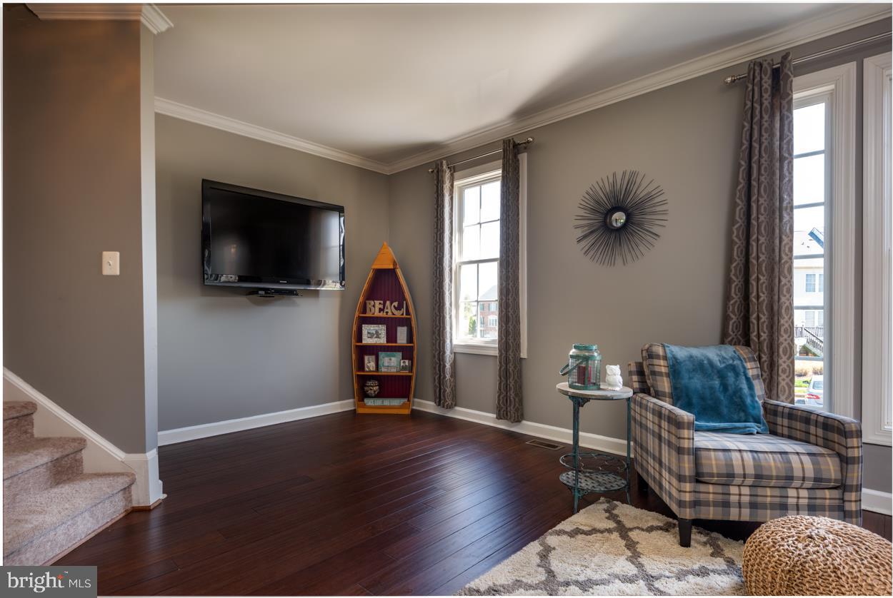 VIRGINIA OAKS - Residential