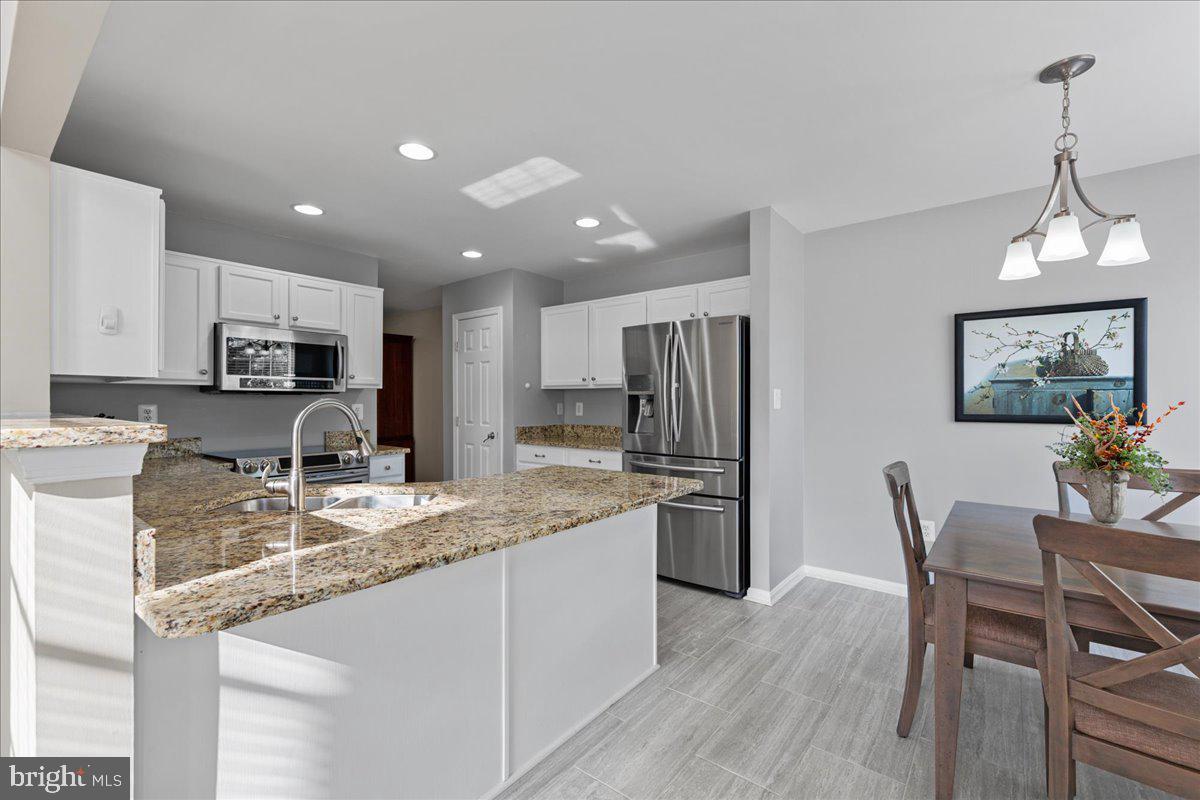 ROUND HILL - Residential