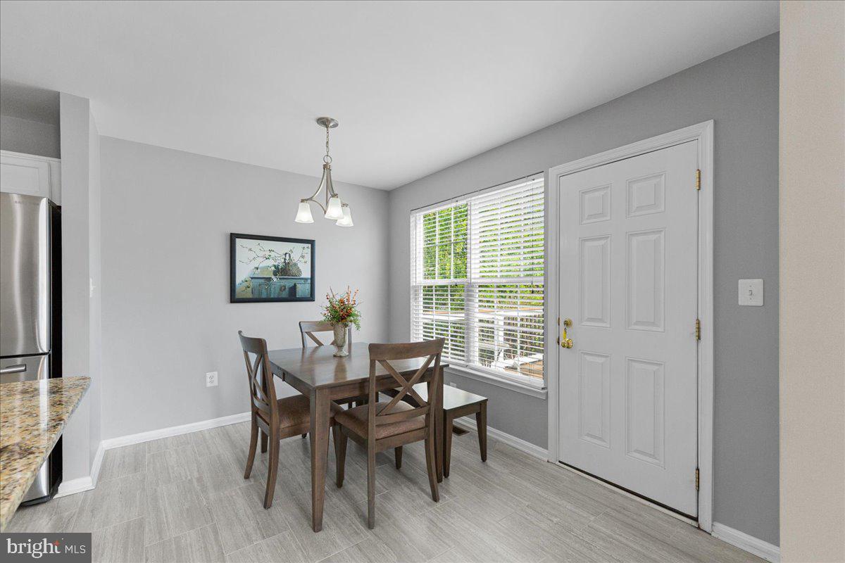 ROUND HILL - Residential