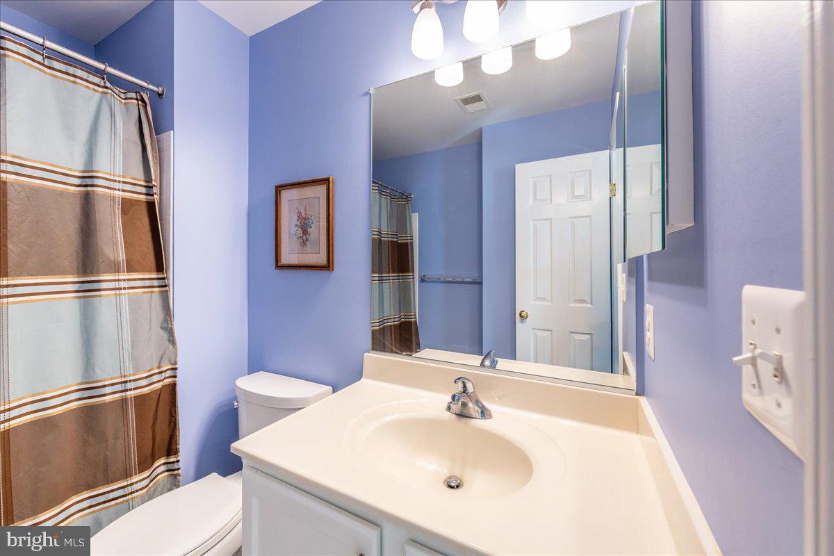 ROUND HILL - Residential