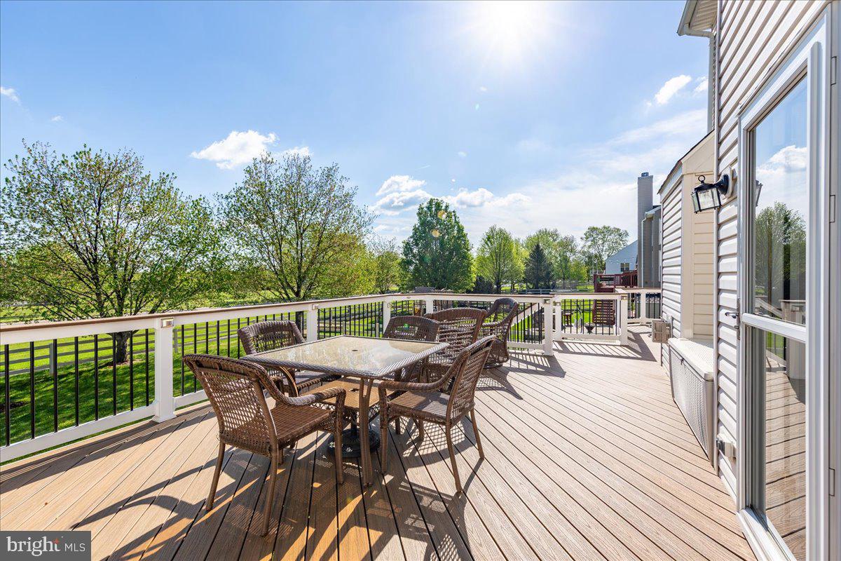 ROUND HILL - Residential