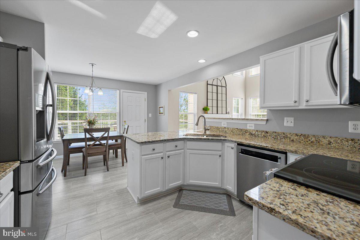 ROUND HILL - Residential